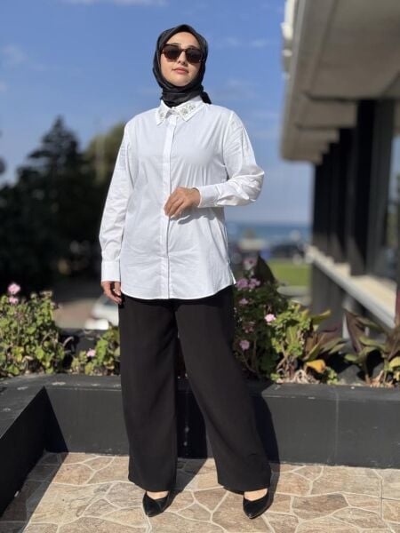 Almarwah Yakası İnci ve Taş Detaylı Poplin Gömlek 101999