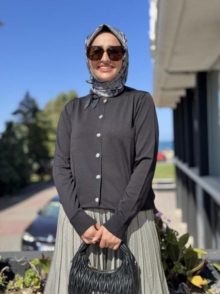 Ghisa Yakası Taşlı Fiyonklu Triko Hırka 3215