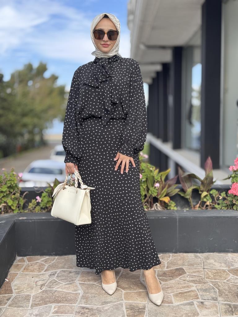 QooQ Store Puantiyeli Bluz Etek Takım 26FW220