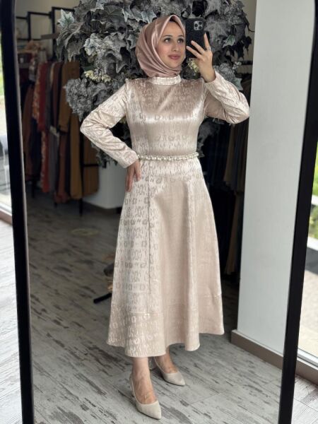 Almarwah Kontrast İnci Kemer Detaylı Elbise 90476