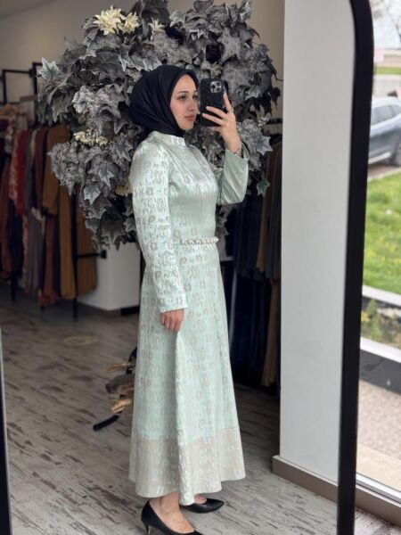 Almarwah Kontrast İnci Kemer Detaylı Elbise 90476