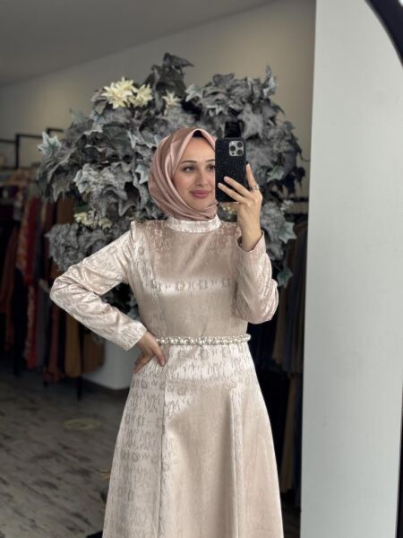 Almarwah Kontrast İnci Kemer Detaylı Elbise 90476