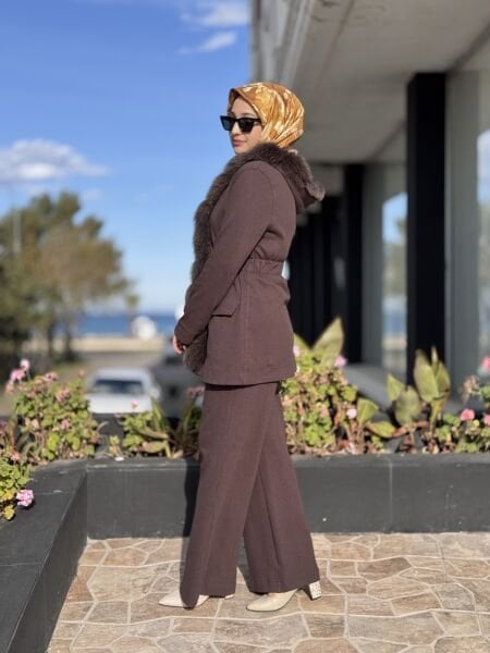 Qupra Seyyar Kürk Yaka Detaylı Kap Pantolon Takım WAC92093