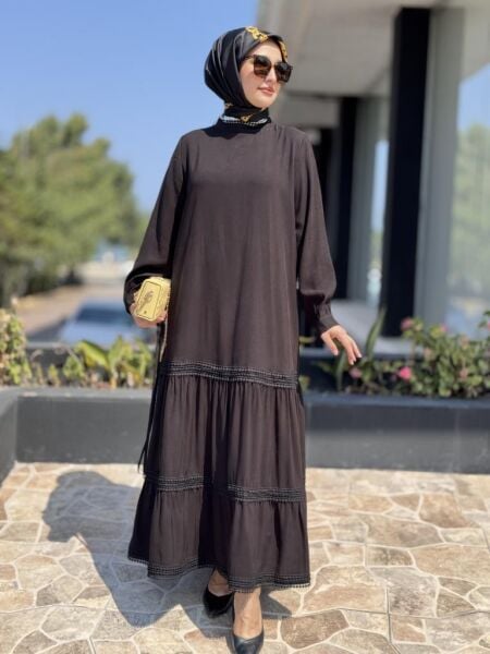 Almarwah Yakası ve Etek Ucu Güpür Detaylı Tencel Elbise 303877