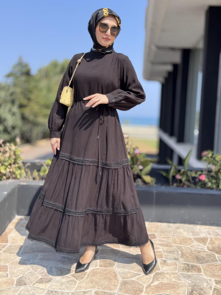Almarwah Yakası ve Etek Ucu Güpür Detaylı Tencel Elbise 303877