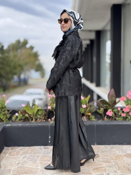 Vuu Püsküllü Jakarlı Siyah Ceket