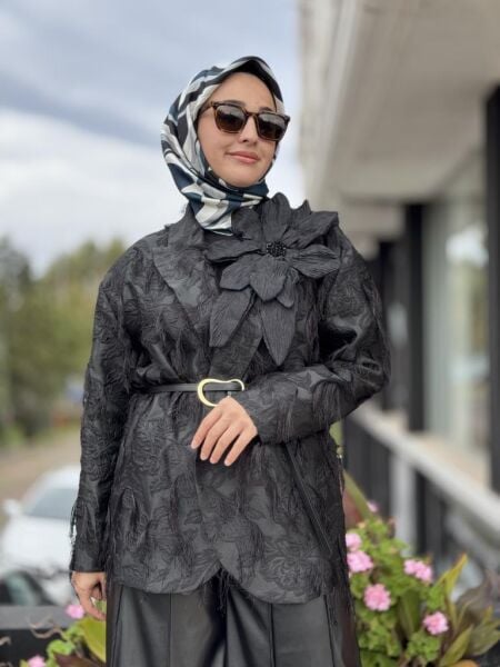 Vuu Püsküllü Jakarlı Siyah Ceket