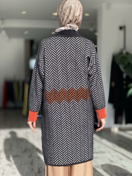 Tığ Triko Zigzag Desenli Kontrast Manşetli Mink Triko Hırka HRK21121