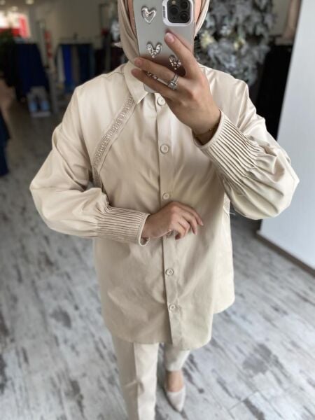 Qupra Kolları Drapeli Taş Detaylı Gömlek Pantolon Takım WAB82137 BEJ - 2