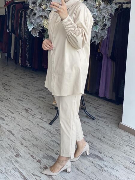 Qupra Kolları Drapeli Taş Detaylı Gömlek Pantolon Takım WAB82137 BEJ - 2