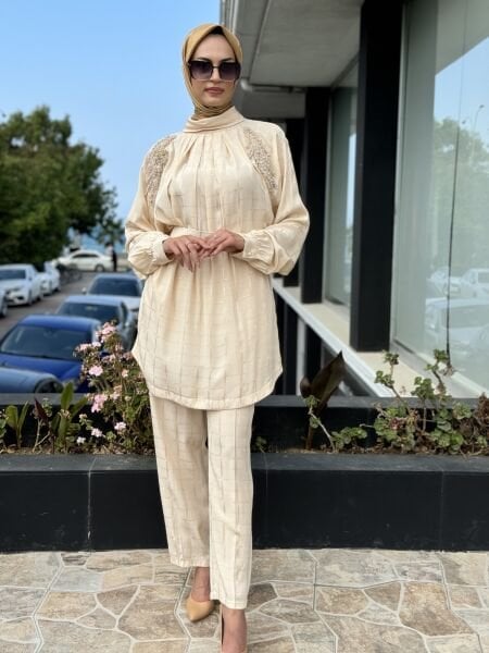 Qupra Omuzları İşlemeli Kemerli Tunik Pantolon Takım QAY62119