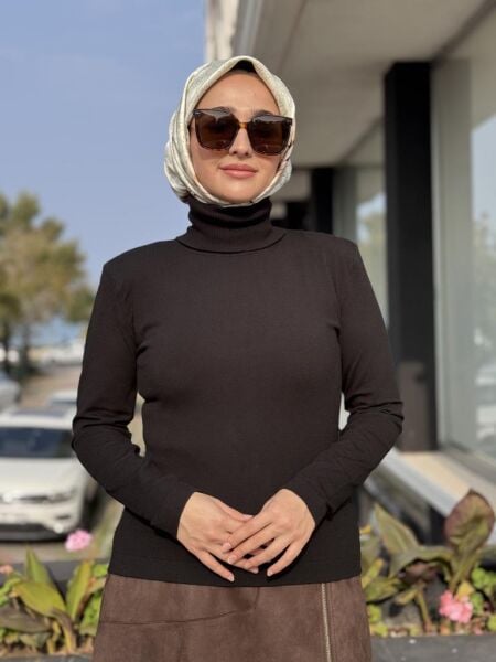 Kahma Boğazlı Siyah Triko Bluz
