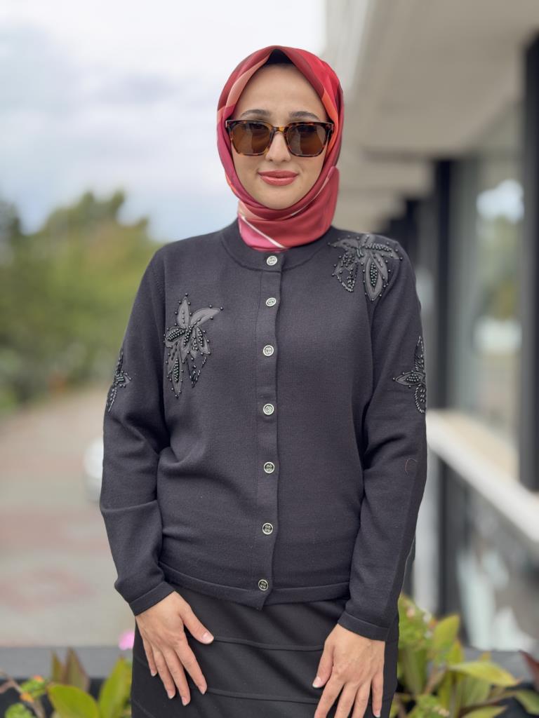 Tığ Triko Çiçek Aplikeli Triko Hırka HRK21746