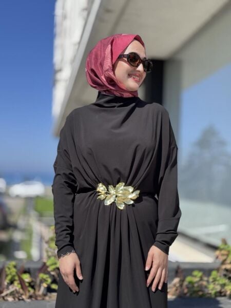 Vuu Beli Büzgülü Metal Kemerli Elbise 25SSV4006