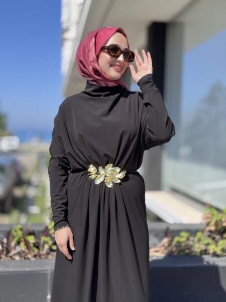 Vuu Beli Büzgülü Metal Kemerli Elbise 25SSV4006