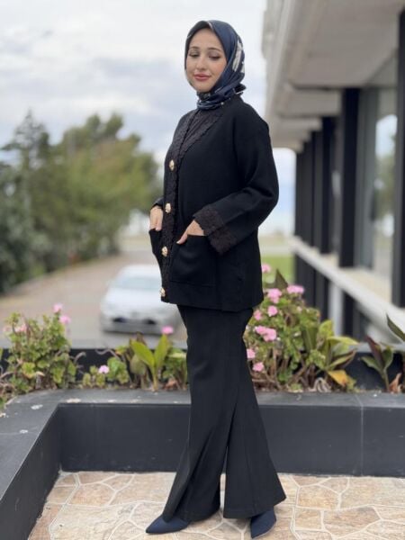 Tığ Triko Kol ve Pat Detaylı Düğmeli Triko Hırka HRK22009