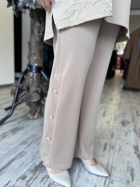 Tığ Triko Kraş Mixli Düğme Detaylı Pantolonlu Takım TKM3005 CAMEL - 2