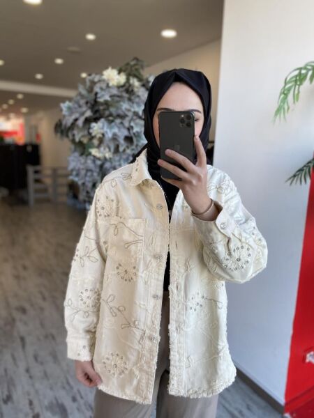 Ghisa Taş ve Nakış Detaylı Kot Ceket 3950