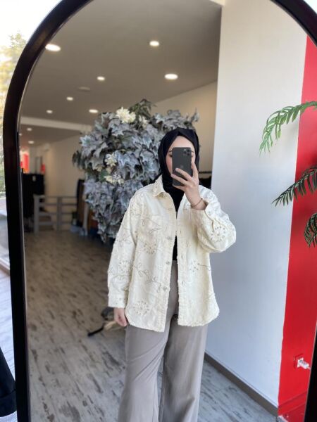 Ghisa Taş ve Nakış Detaylı Kot Ceket 3950