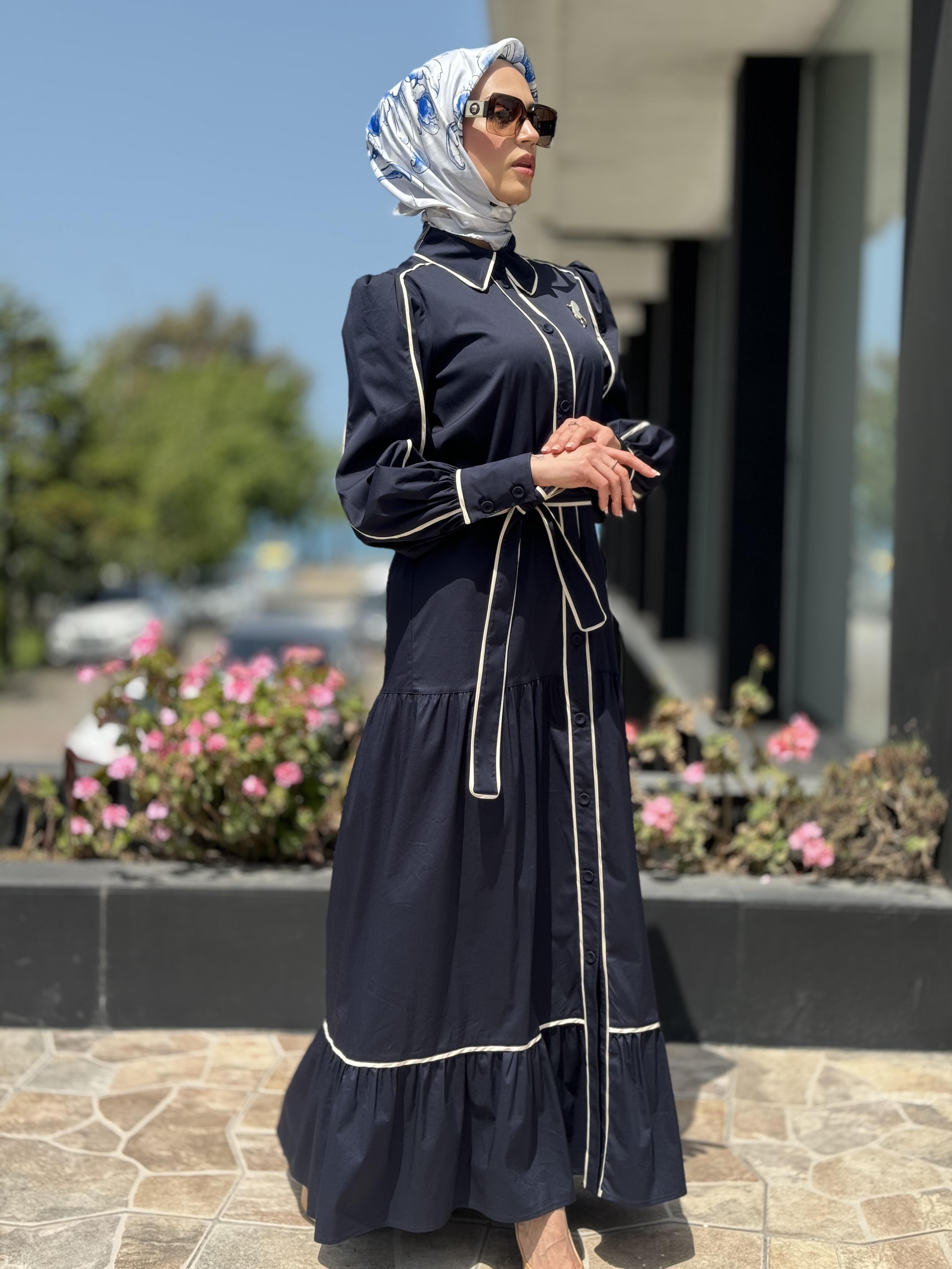 Qupra Düğmeli Kuşaklı Astarlı Poplin Elbise QAY65007 1 - LACİVERT-BEJ