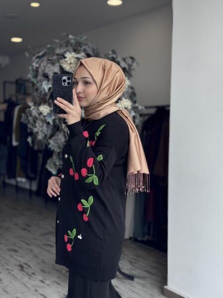 Ghisa Kiraz Desenli Broşlu Hırka 3091 SİYAH - 2