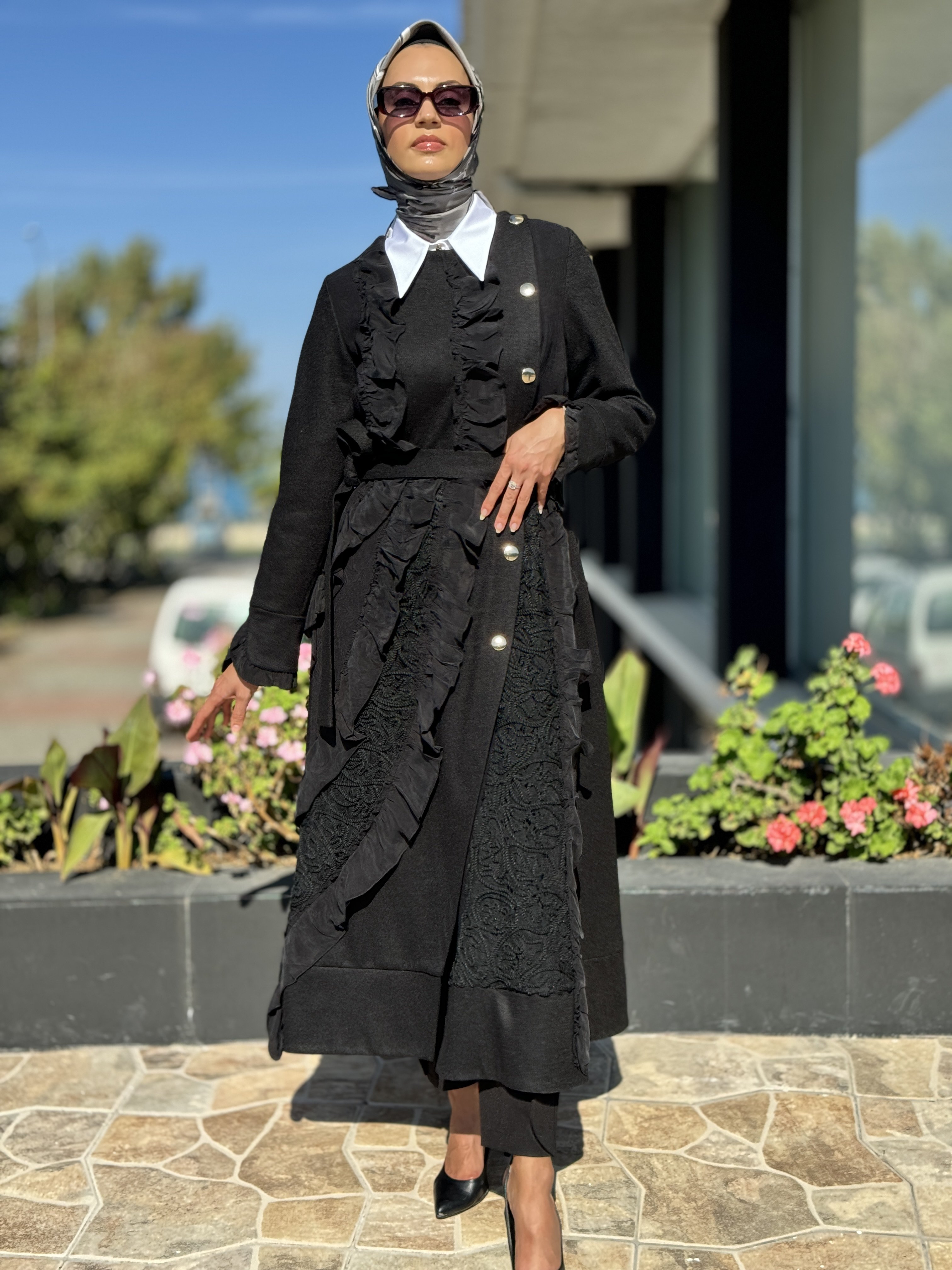 Misswhence Nakış ve İpek Fırfır Detaylı Ezme Keçe Siyah Pardesü 36500