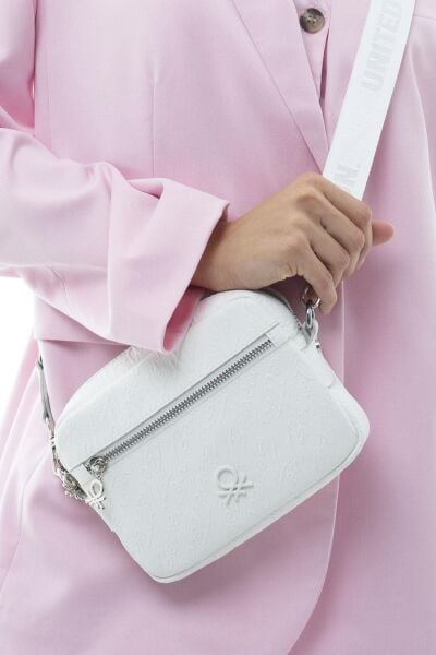 Benetton Monogram Yazılı Fermuarlı Çapraz Çanta BNT1059 BEYAZ