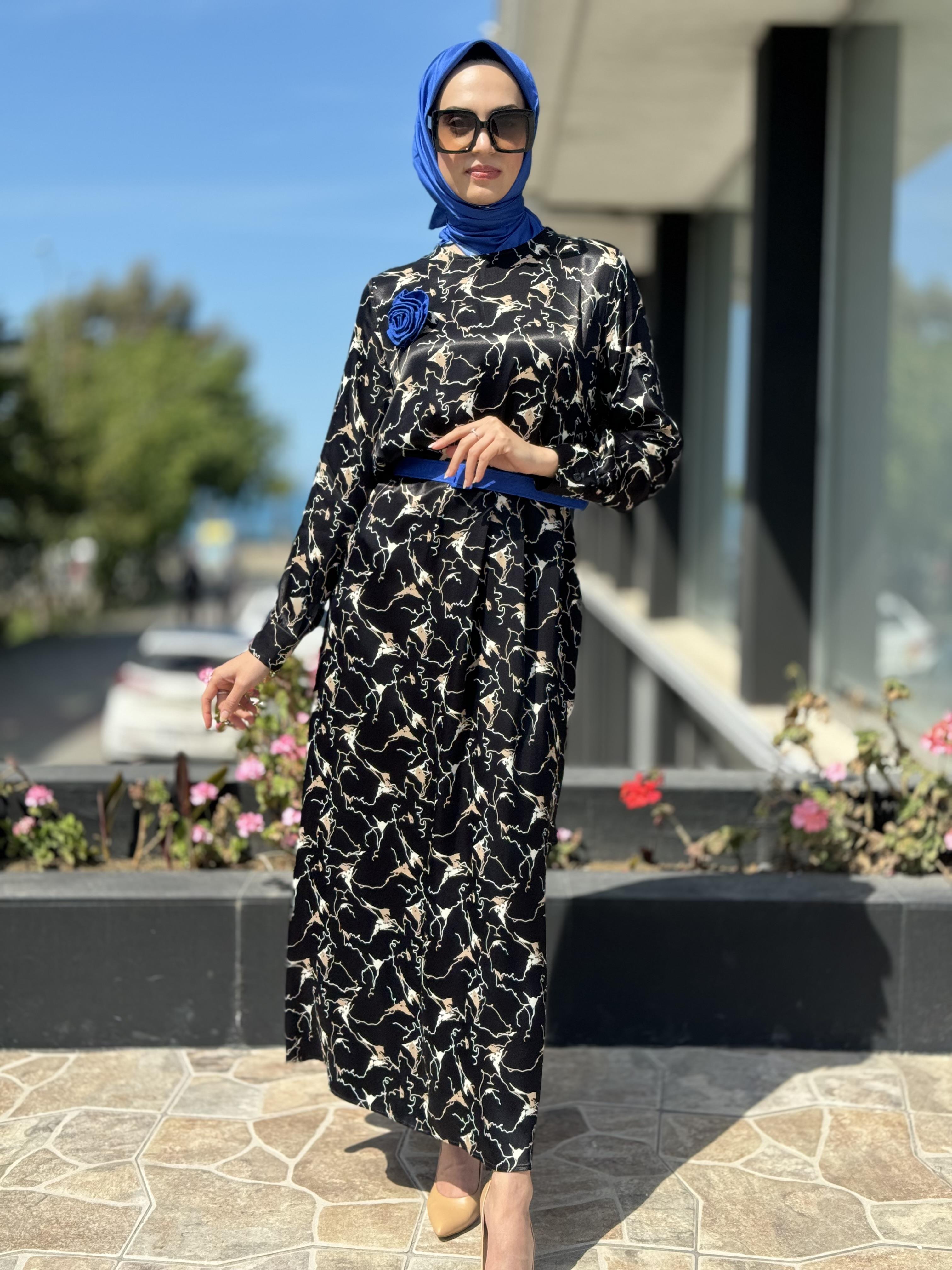 Almarwah Mavi Broş ve Kemerli Elbise 303764 42 - DAMAR