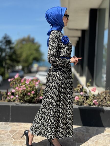 Almarwah Mavi Broş ve Kemerli Elbise 303764 38 - GEOMETRİK