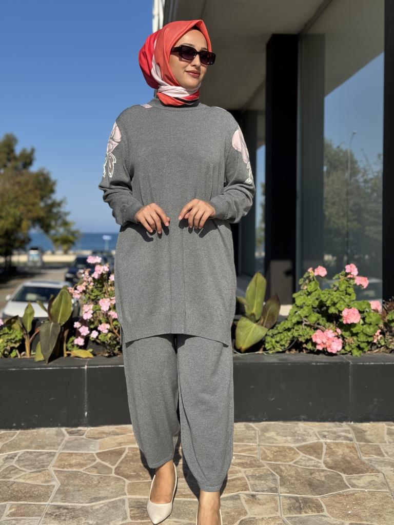 Ghisa Omuzları Desenli Triko Tunik G4664