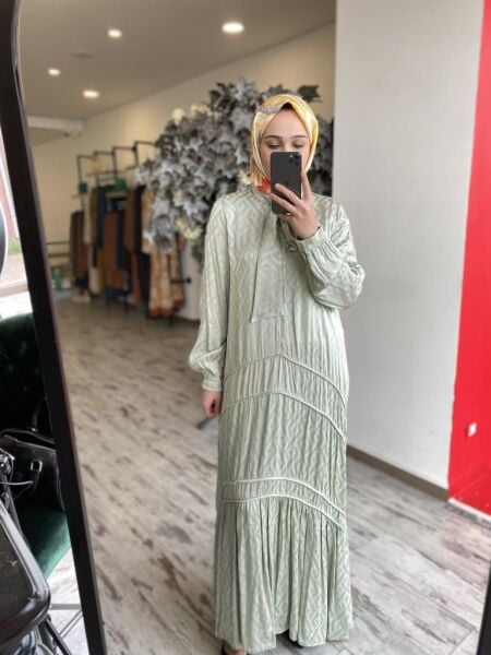 Almarwah Kendinden Desenli Jakarlı Biye Detaylı Elbise 303841