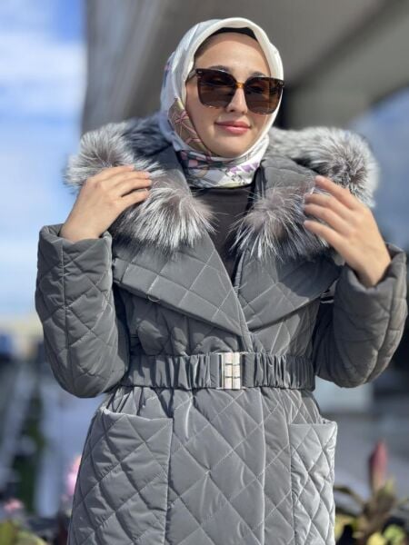 WOM BTQ Seyyar Kapüşon ve Kürk Detaylı Çıtçıtlı Kapitone Mont