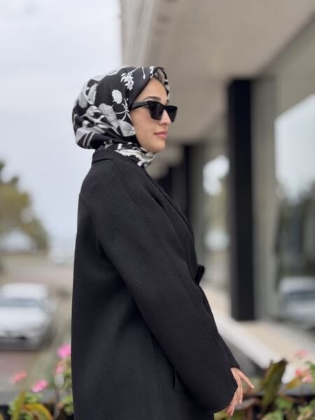 Qupra Kruvaze Yaka Siyah Kaban WAC91050