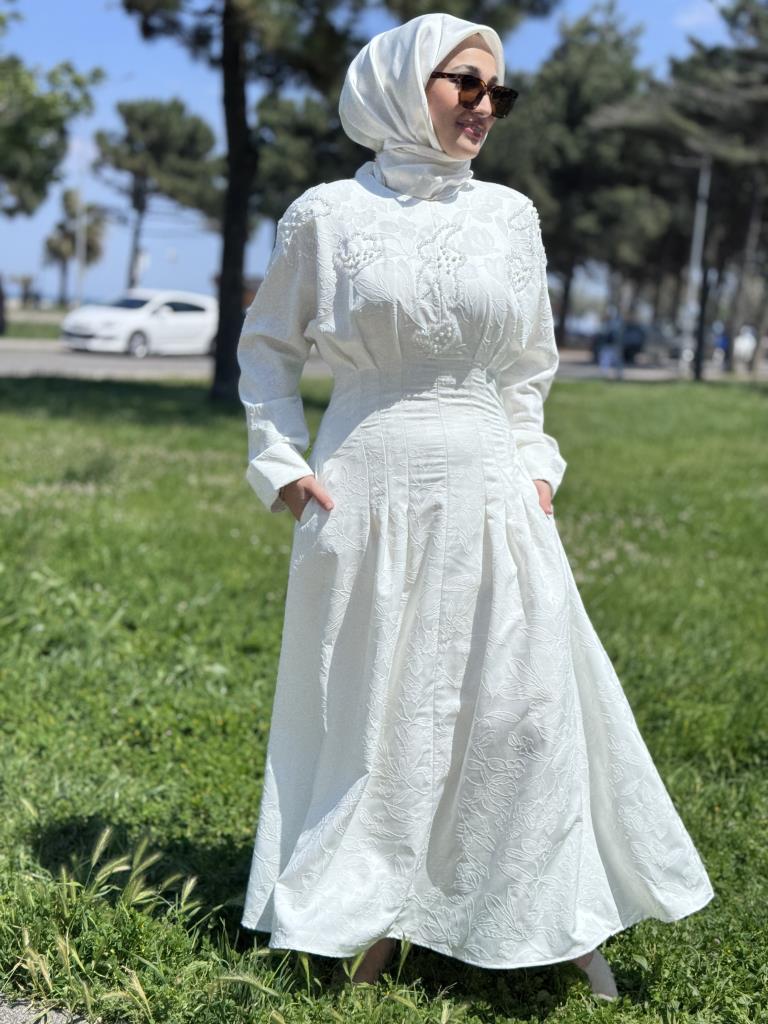 Vuu Çiçek Baskılı İşlemeli Elbise 25SSV4012